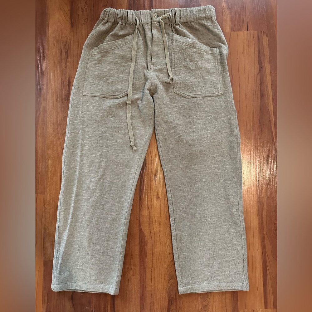 Straight legged ankle length pants